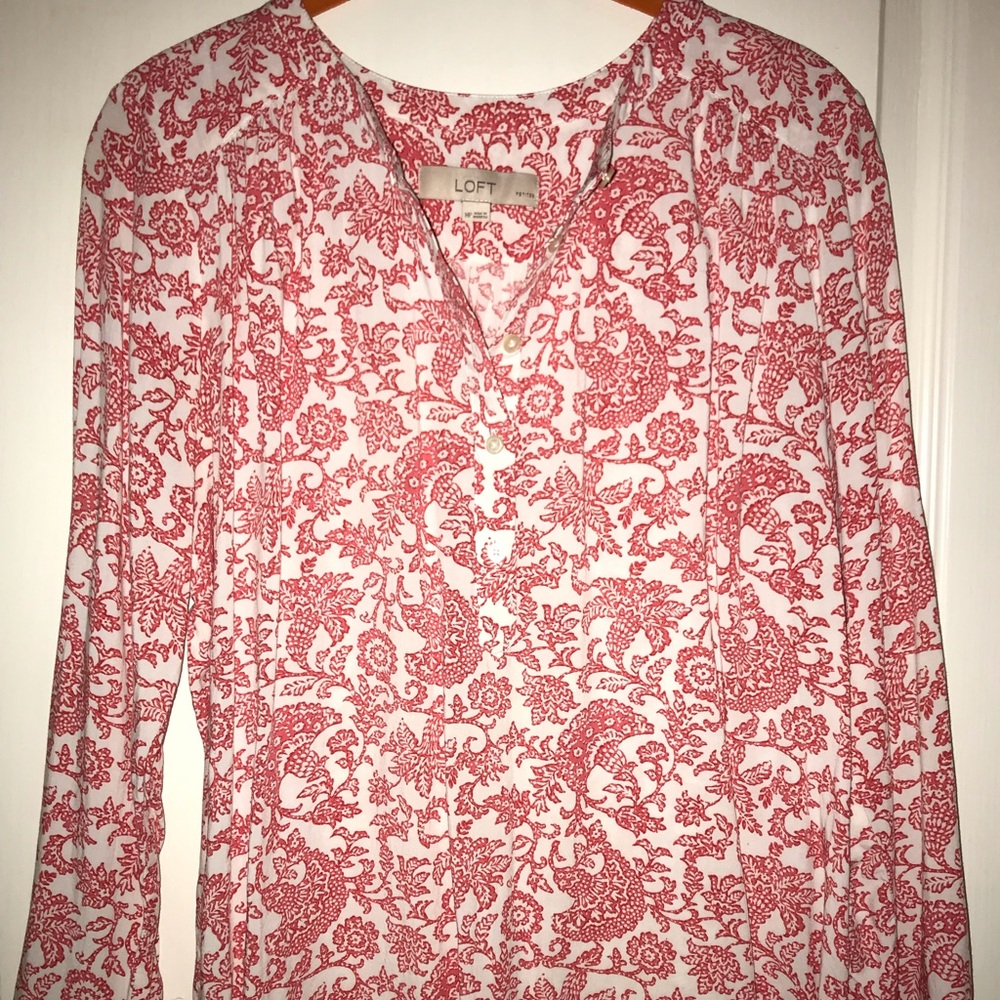 Loft top. Button front.